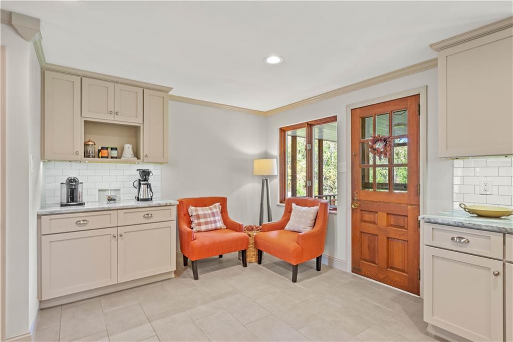 440 Miranda Road Pittsburgh, PA 15241 - Photo 9 of 45 a living room with furniture and a window