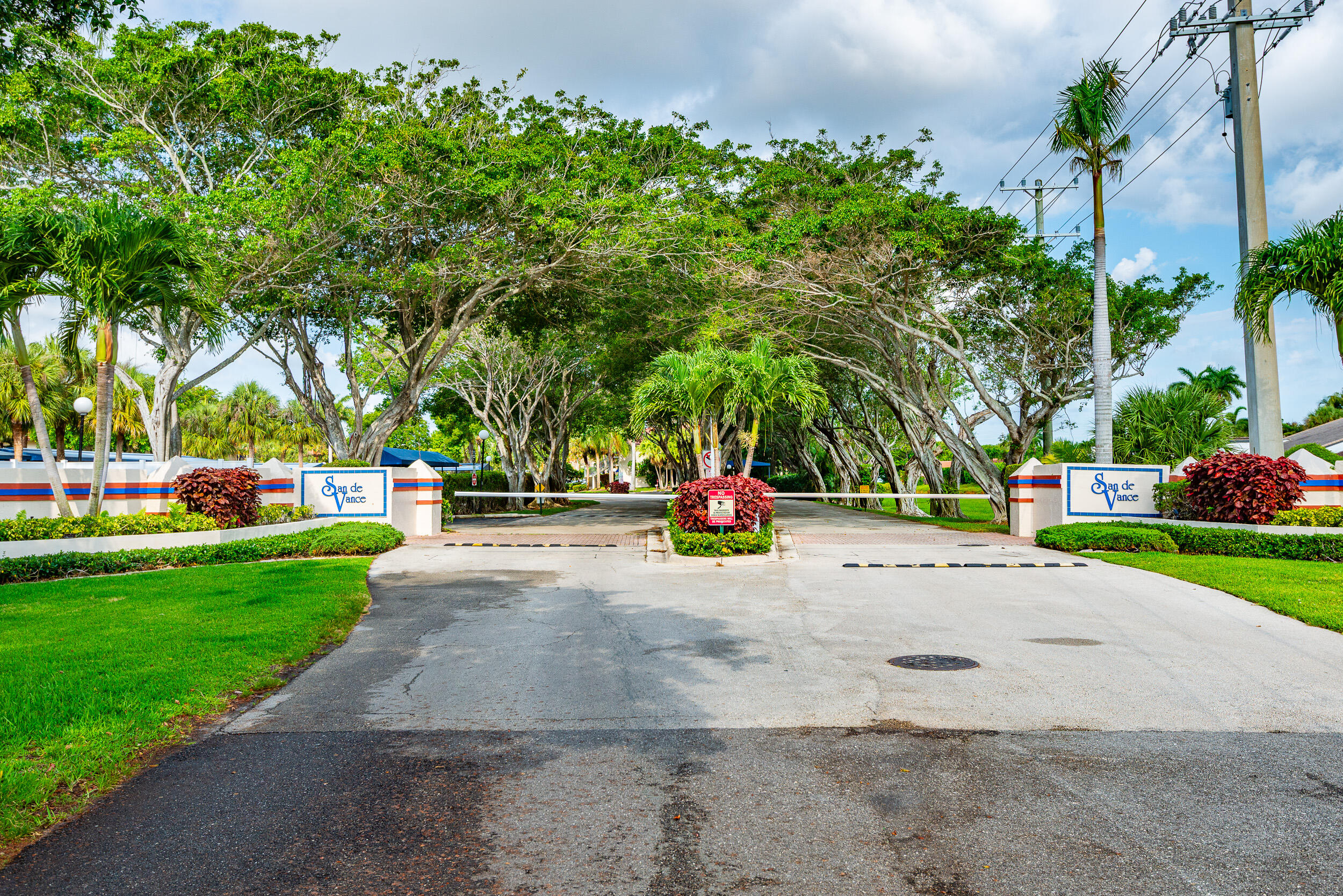 380 Northwest 67th Street, Unit J204 Boca Raton, FL 33487 - Photo 43 of 43 a view of a park with large trees