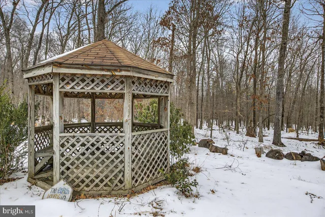 a view of a yard with mountain
