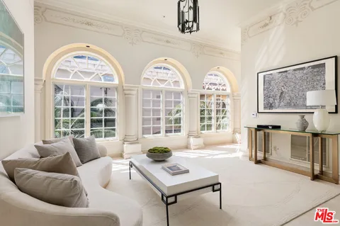 $90,000,000 | 28824 Cliffside Drive, Malibu, CA 90265