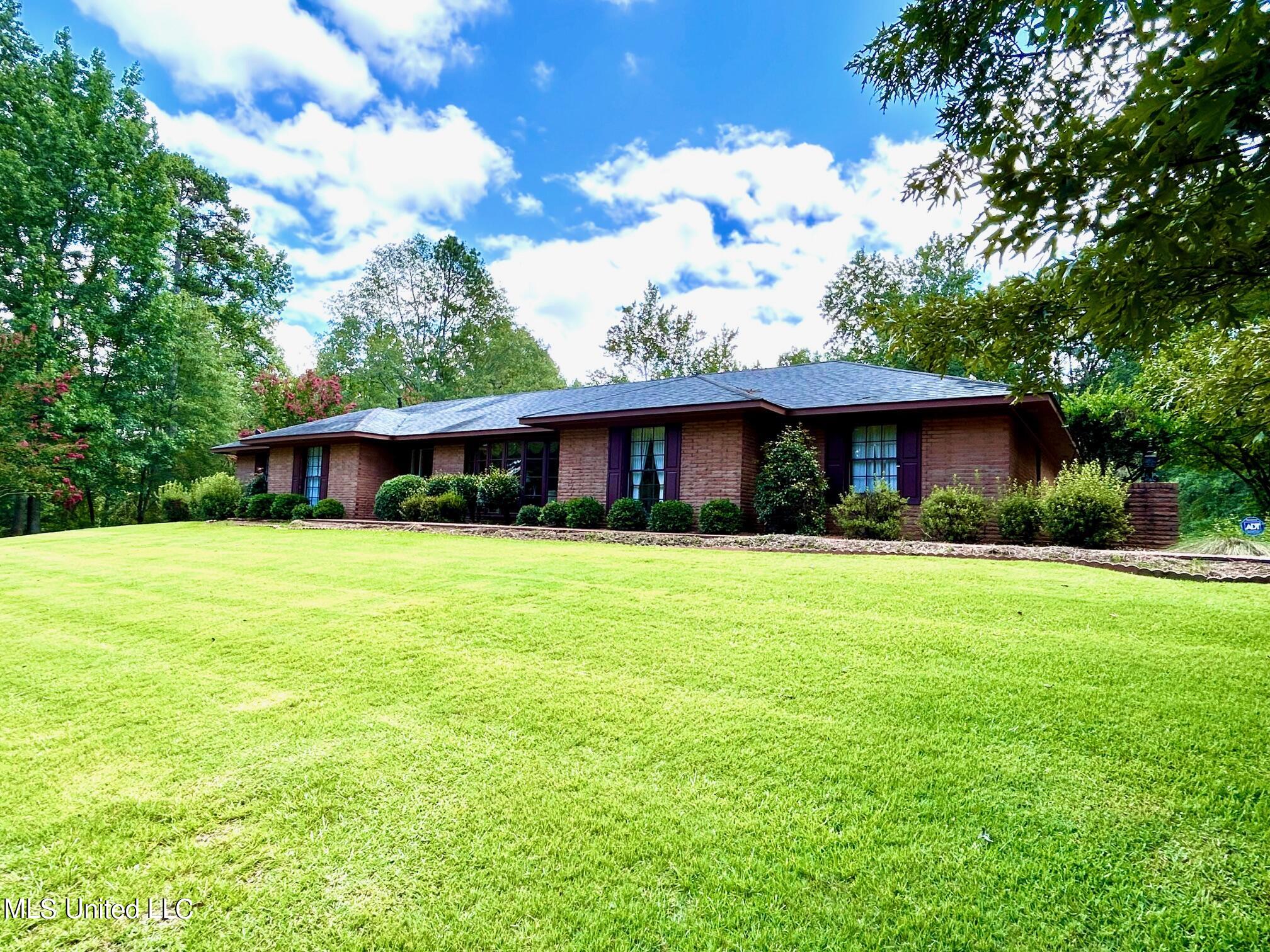 1204 North Jordan Street Carthage, MS 39051 - Photo 2 of 72 IMG_1996