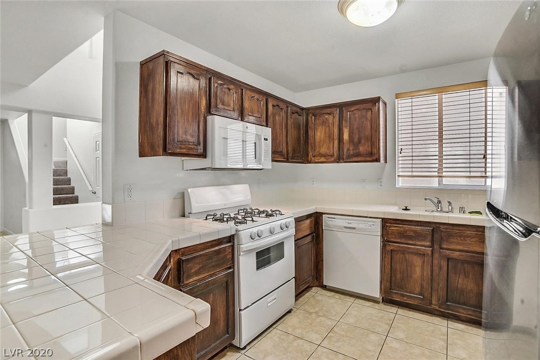 7202 Cestrum Road Las Vegas, NV 89113 - Photo 4 of 25