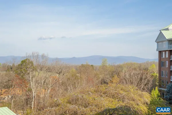$440,000 | 500 Crestwood Drive, Unit 1405, Charlottesville, VA 22903