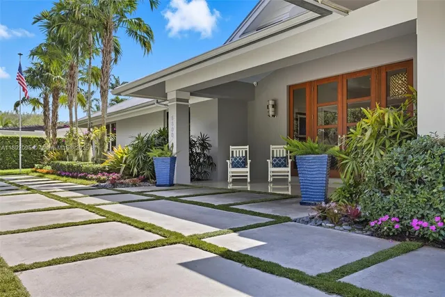 $3,999,999 | 5800 Southwest 99th Terrace, Pinecrest, FL 33156