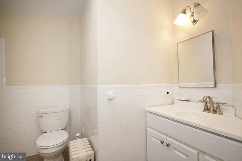 10 York Road Baltimore, MD 21218 - Photo 10 of 13 Full Bath #2