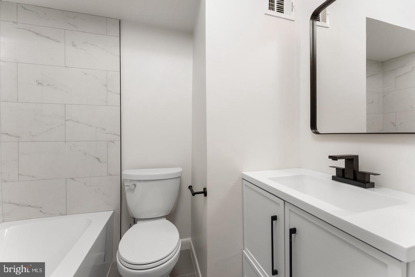 1808 Golf View Court Reston, VA 20190 - Photo 14 of 36 Gallery Image 14