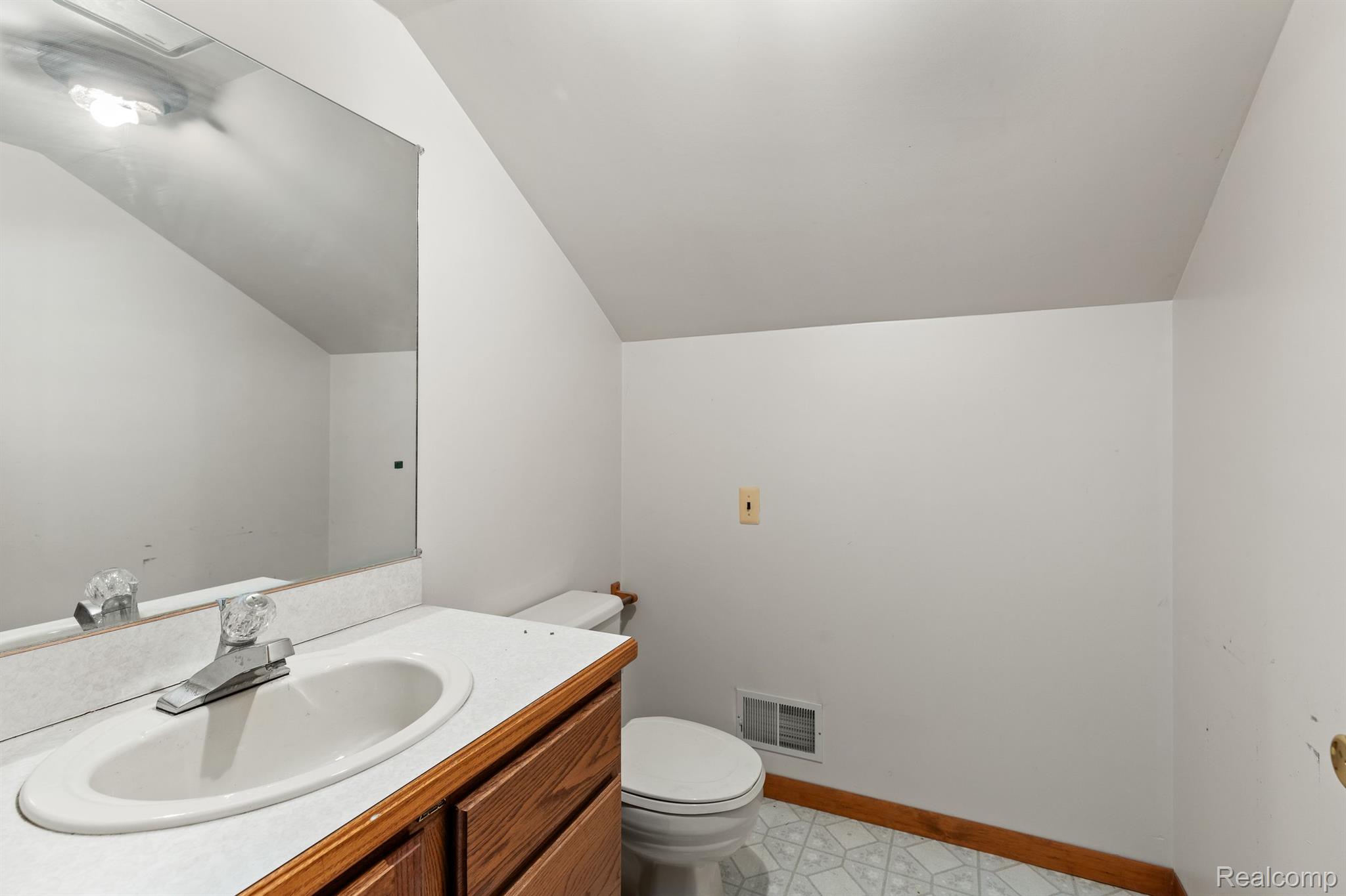 5550 Atlas Road Grand Blanc, MI 48439 - Photo 18 of 28 Half Bath On 2nd Level