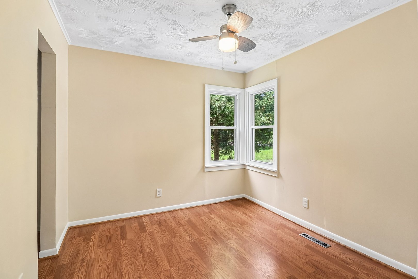 79 Eagle Point Road Fox Lake, IL 60020 - Photo 15 of 34 Gallery Image 15