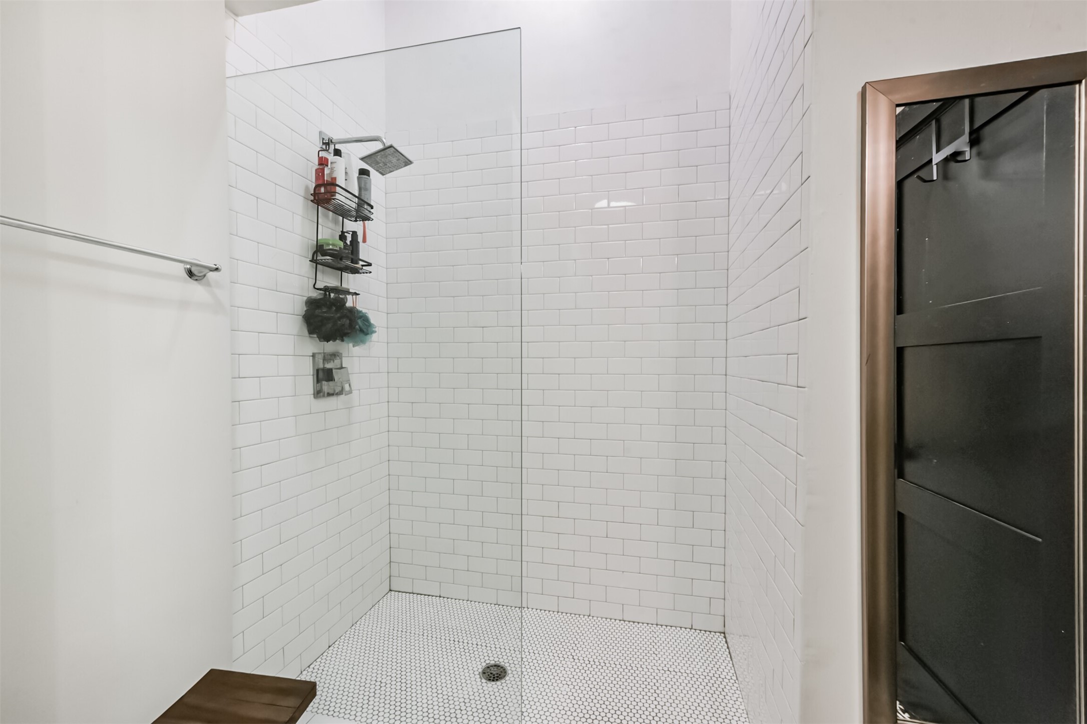705 Main Street, Unit 321 Houston, TX 77002 - Photo 17 of 39 a bathroom with a shower