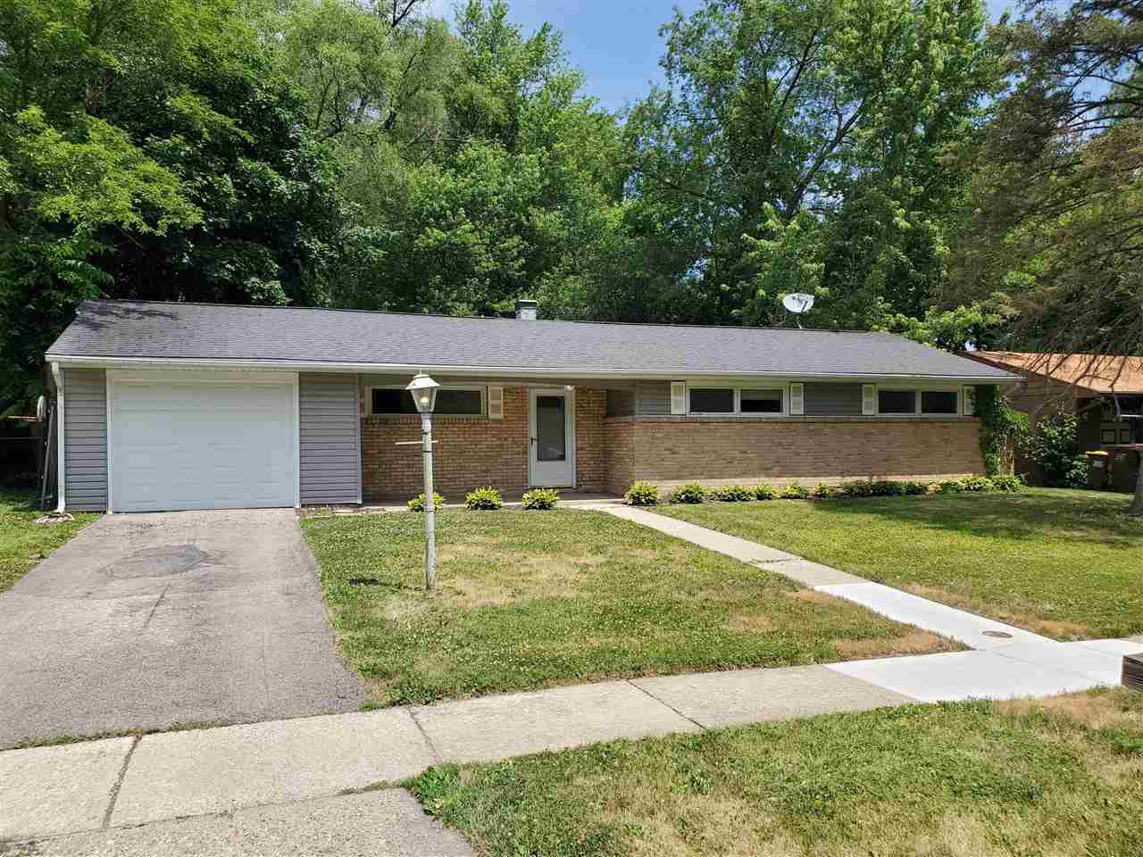 4720 Cayuga Road Rockford, IL 61107 - Photo 1 of 12 Gallery Image 1