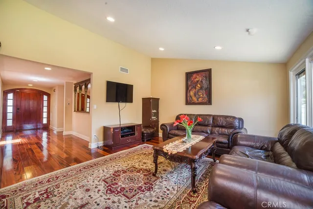 $4,995 | 12818 Meadowlark Avenue, Granada Hills, CA 91344