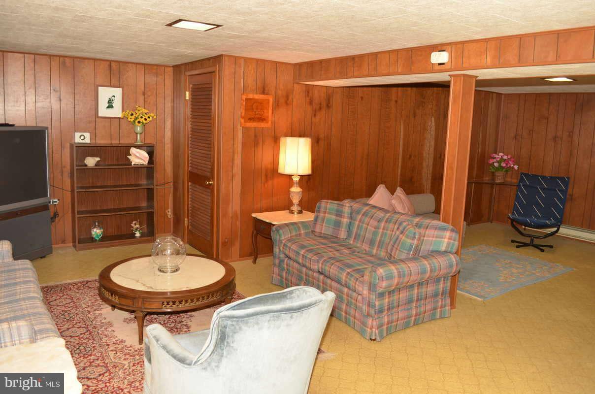 2526 Melba Road Ellicott City, MD 21042 - Photo 15 of 27 Family Room