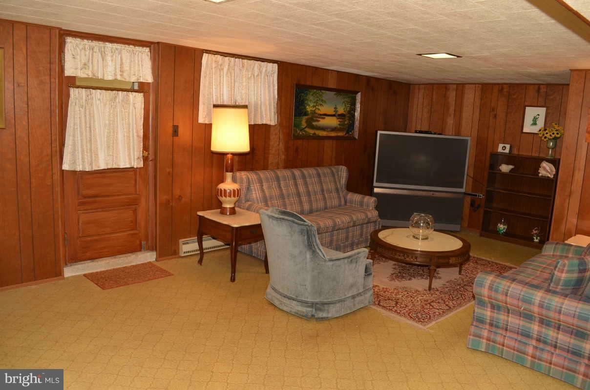2526 Melba Road Ellicott City, MD 21042 - Photo 16 of 27 Family Room