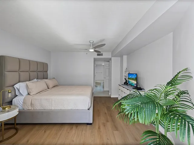 $3,750 | 6650 Sunset Way, Unit 204, St. Pete Beach, FL 33706