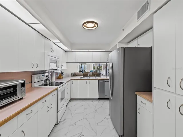 $3,750 | 6650 Sunset Way, Unit 204, St. Pete Beach, FL 33706