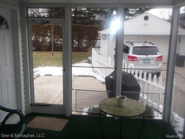 212 Ridgemont Road Grosse Pointe, MI 48236 - Photo 20 of 24 DSCF1142.JPG