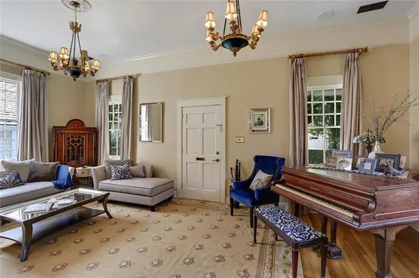 $6,998 | 332 Walnut Street, New Orleans, LA 70118