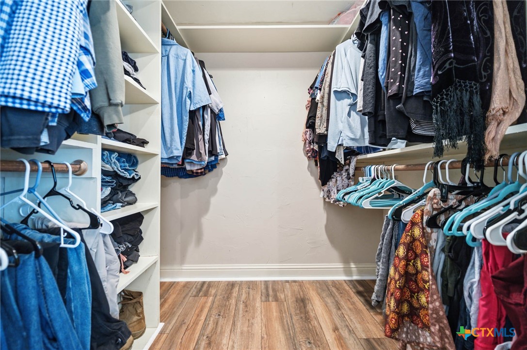 888 Shanklin Road Belton, TX 76513 - Photo 19 of 48 Primary Closet