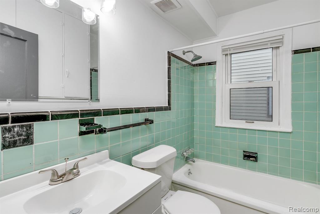 21805 Rausch Avenue Eastpointe, MI 48021 - Photo 20 of 33