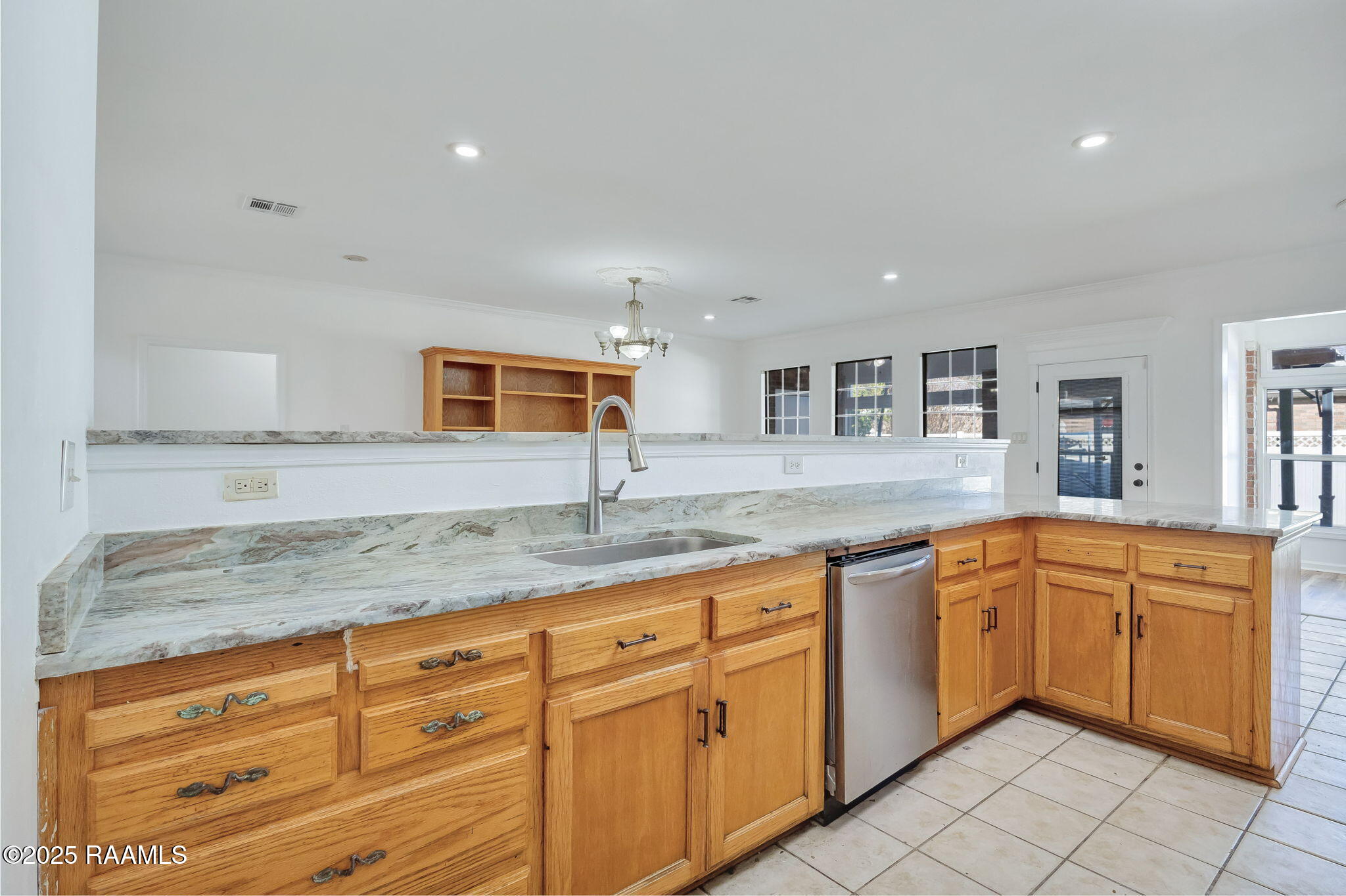 2105 Dustin Morgan Loop Opelousas, LA 70570 - Photo 6 of 22 15-web-or-mls-2105 Dustin Morgan-15