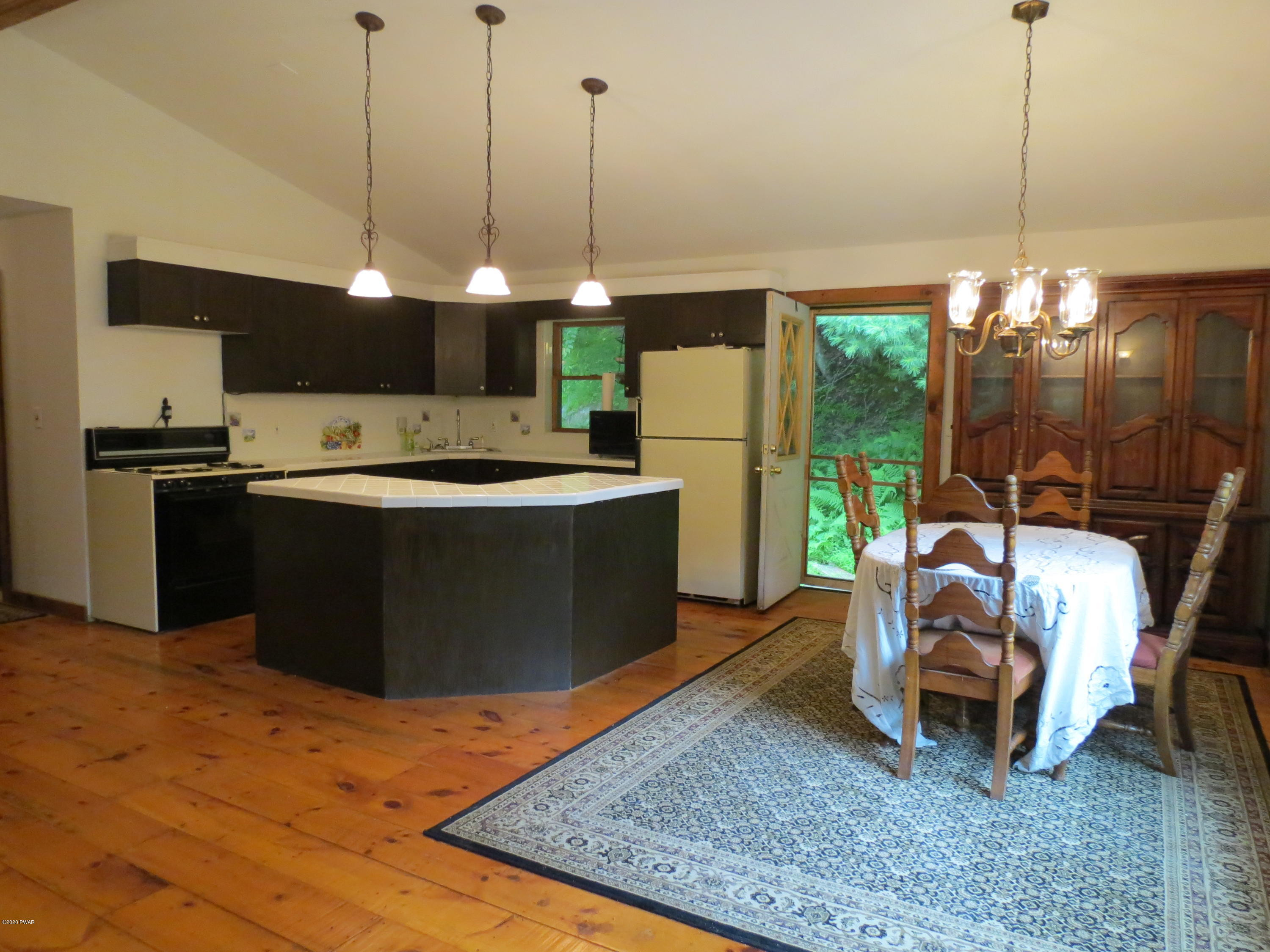 46 Burma Road Damascus, PA 18415 - Photo 3 of 18