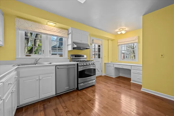$1,095,000 | 1523 Tower Road, Winnetka, IL 60093