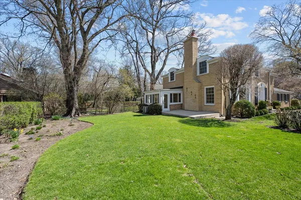 $1,095,000 | 1523 Tower Road, Winnetka, IL 60093