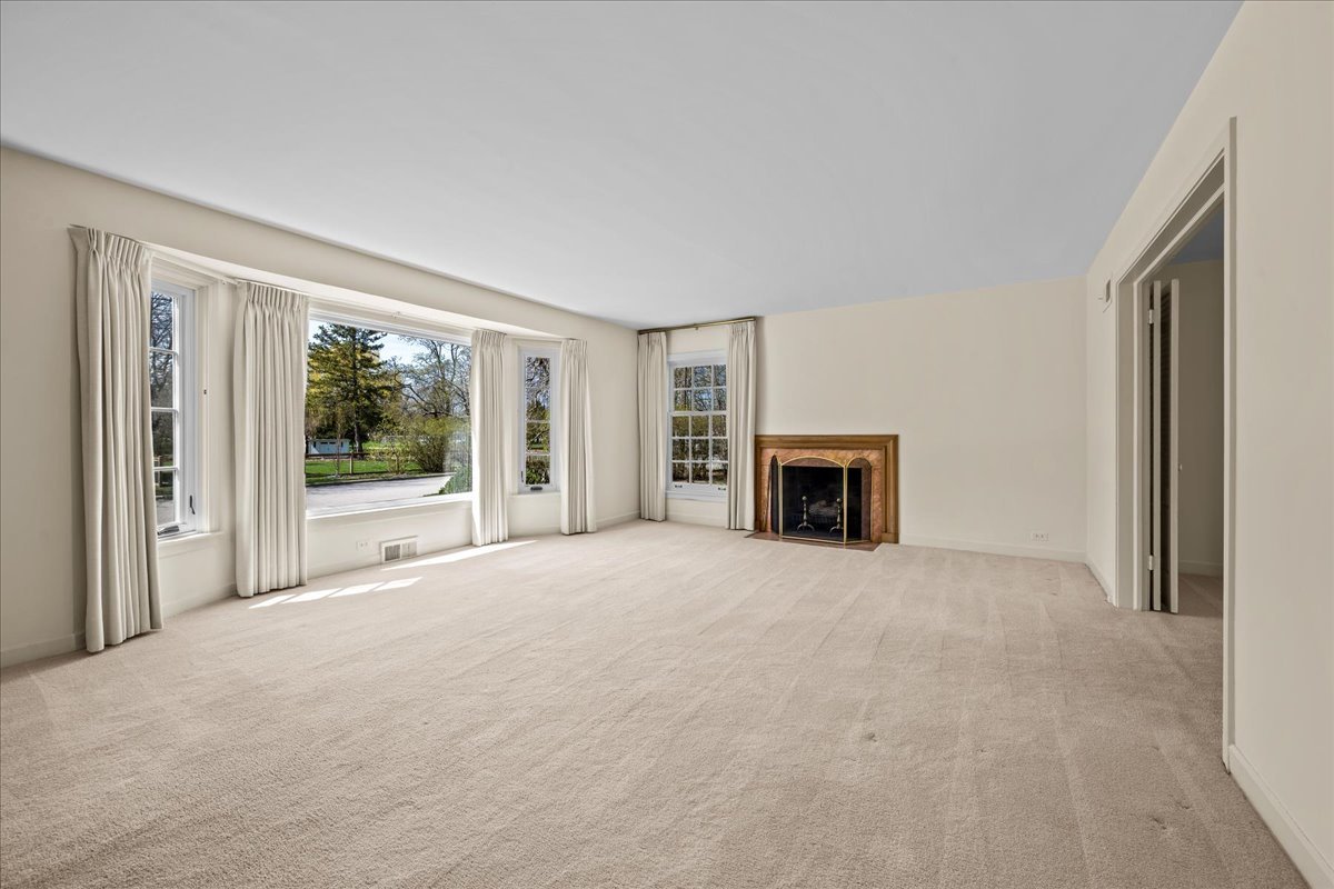 1523 Tower Road Winnetka, IL 60093 - Photo 4 of 29