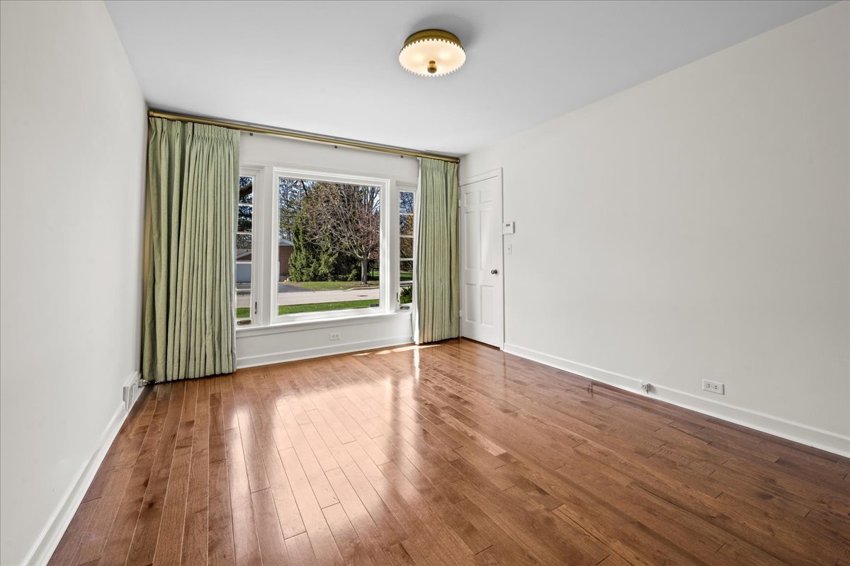 1523 Tower Road Winnetka, IL 60093 - Photo 10 of 29