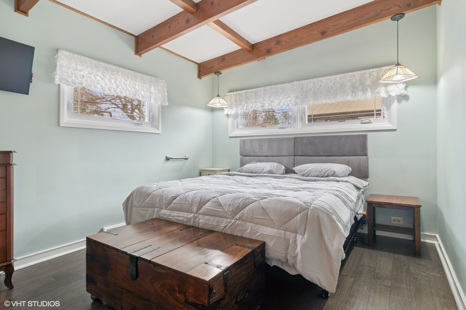 1505 Good Avenue Park Ridge, IL 60068 - Photo 8 of 19 a bedroom with a bed and window