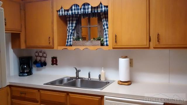 82 Spruce Pine Road Newland, NC 28657 - Photo 23 of 26 Gallery Image 23