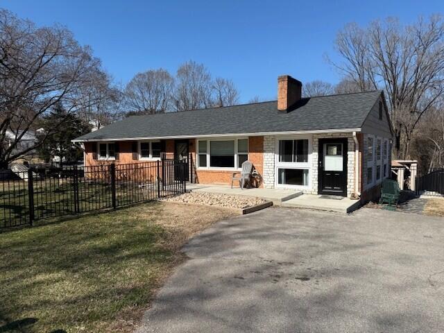 2129 12 O'clock Knob Road Salem, VA 24153 - Photo 1 of 38 1