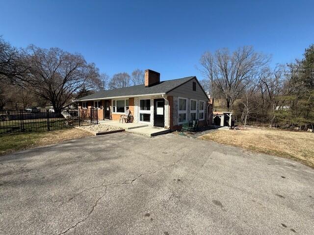 2129 12 O'clock Knob Road Salem, VA 24153 - Photo 4 of 38 7