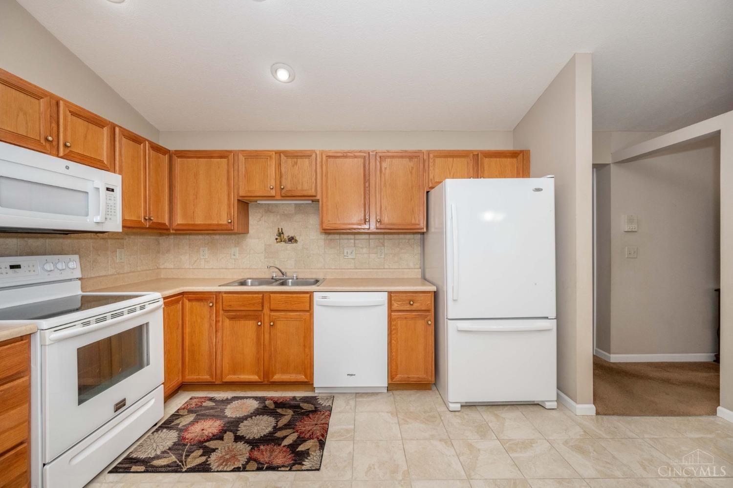 5696 Bridgetown Road, Unit 13 Cincinnati, OH 45248 - Photo 27 of 42 Gallery Image 27