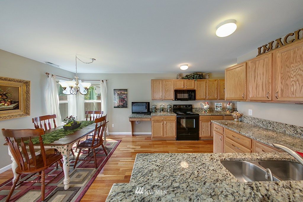 18112 168th Way Southeast Renton, WA 98058 - Photo 9 of 17 Gallery Image 9