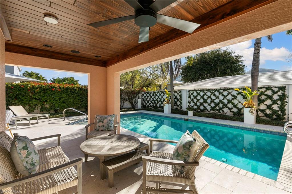 831 Rue Deville, Unit 2 Naples, FL 34108 - Photo 17 of 43