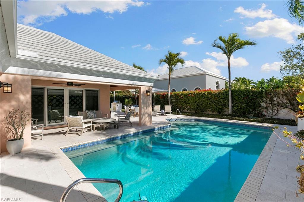 831 Rue Deville, Unit 2 Naples, FL 34108 - Photo 18 of 43