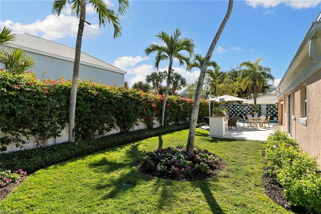 831 Rue Deville, Unit 2 Naples, FL 34108 - Photo 34 of 43