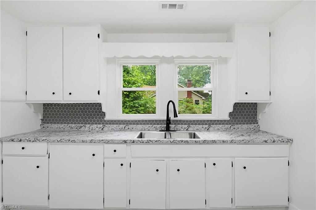 404 Hickory Chapel Road High Point, NC 27260 - Photo 16 of 29