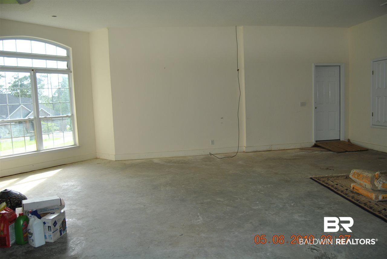 411 Juniper Creek Road Brewton, AL 36426 - Photo 13 of 35 Upper windows above lower window room is large