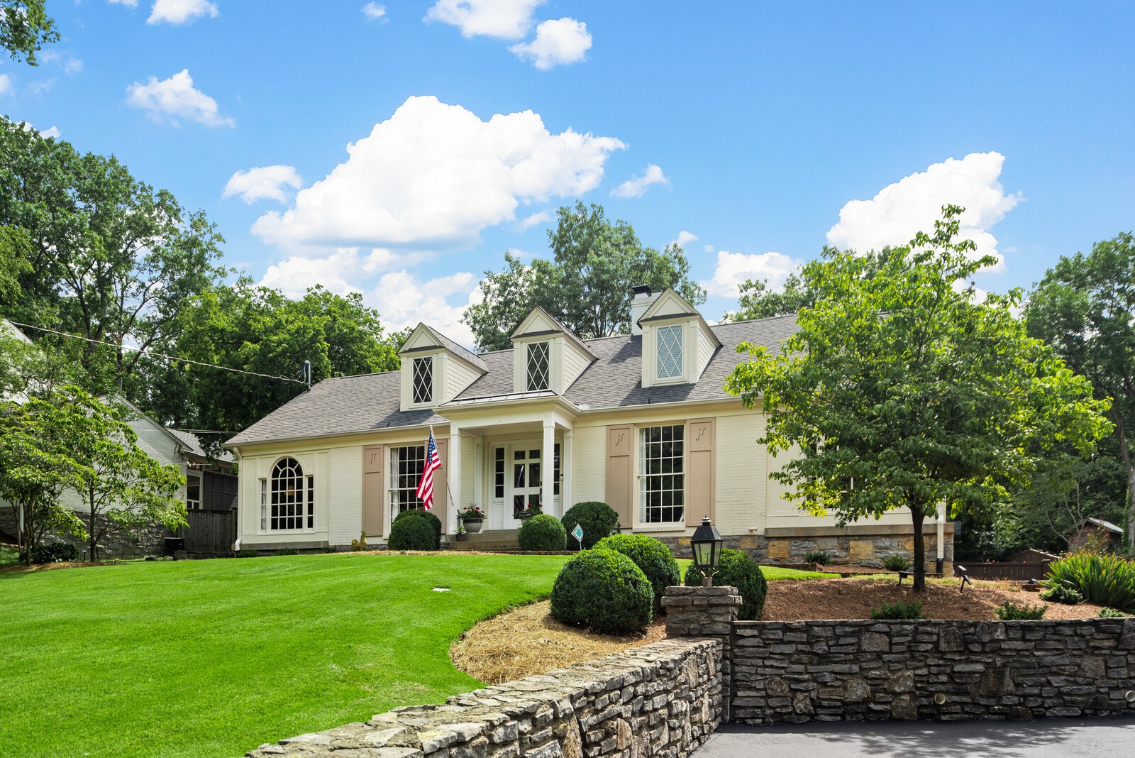 4310 Estes Road Nashville, TN 37215 - Photo 4 of 52 Gallery Image 4
