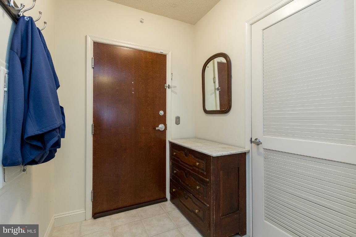 11760 Sunrise Valley Drive, Unit 301 Reston, VA 20191 - Photo 27 of 44 Entry/Foyer