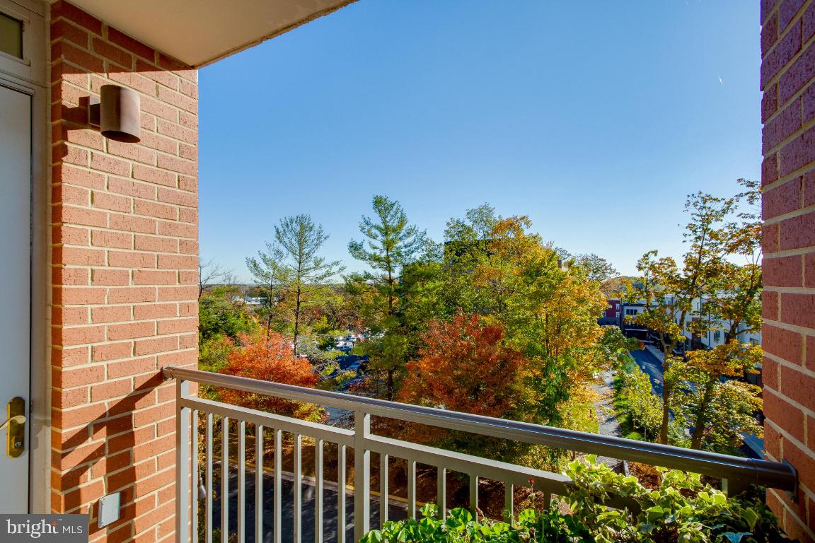 11760 Sunrise Valley Drive, Unit 301 Reston, VA 20191 - Photo 29 of 44 Balcony