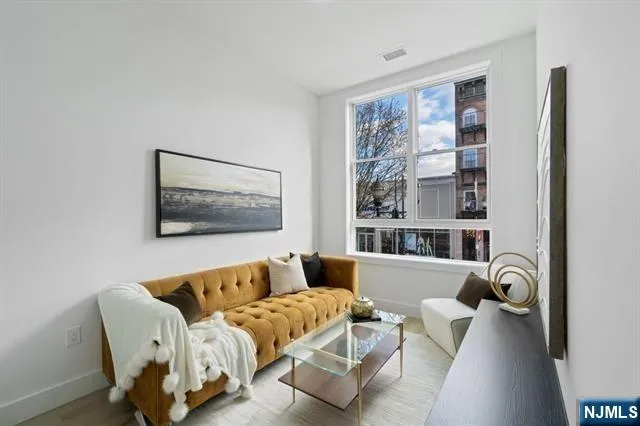 $2,375 | 491 Broadway, Unit 402, Bayonne, NJ 07002