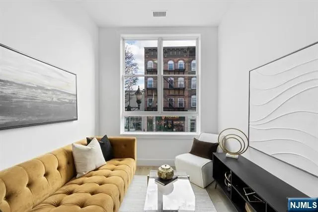 $2,375 | 491 Broadway, Unit 402, Bayonne, NJ 07002