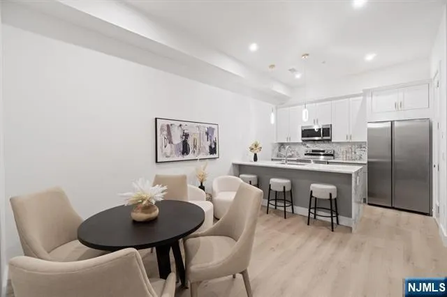 $2,375 | 491 Broadway, Unit 402, Bayonne, NJ 07002