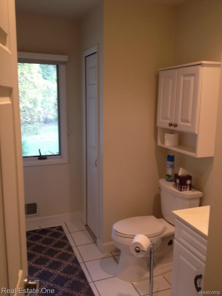 2450 Lake George Road Leonard, MI 48367 - Photo 39 of 65 IN Law / Guest house Half bath