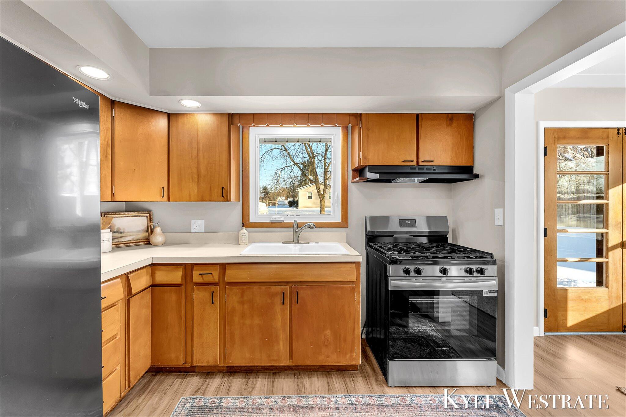 918 South Broas Street Belding, MI 48809 - Photo 11 of 29 03-AIV00300