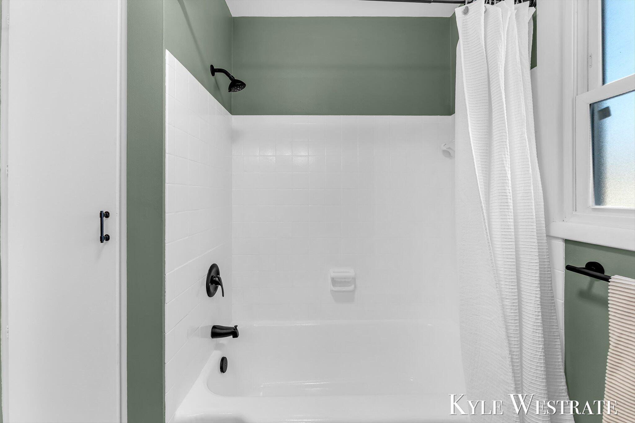 918 South Broas Street Belding, MI 48809 - Photo 15 of 29 18-AIV00390