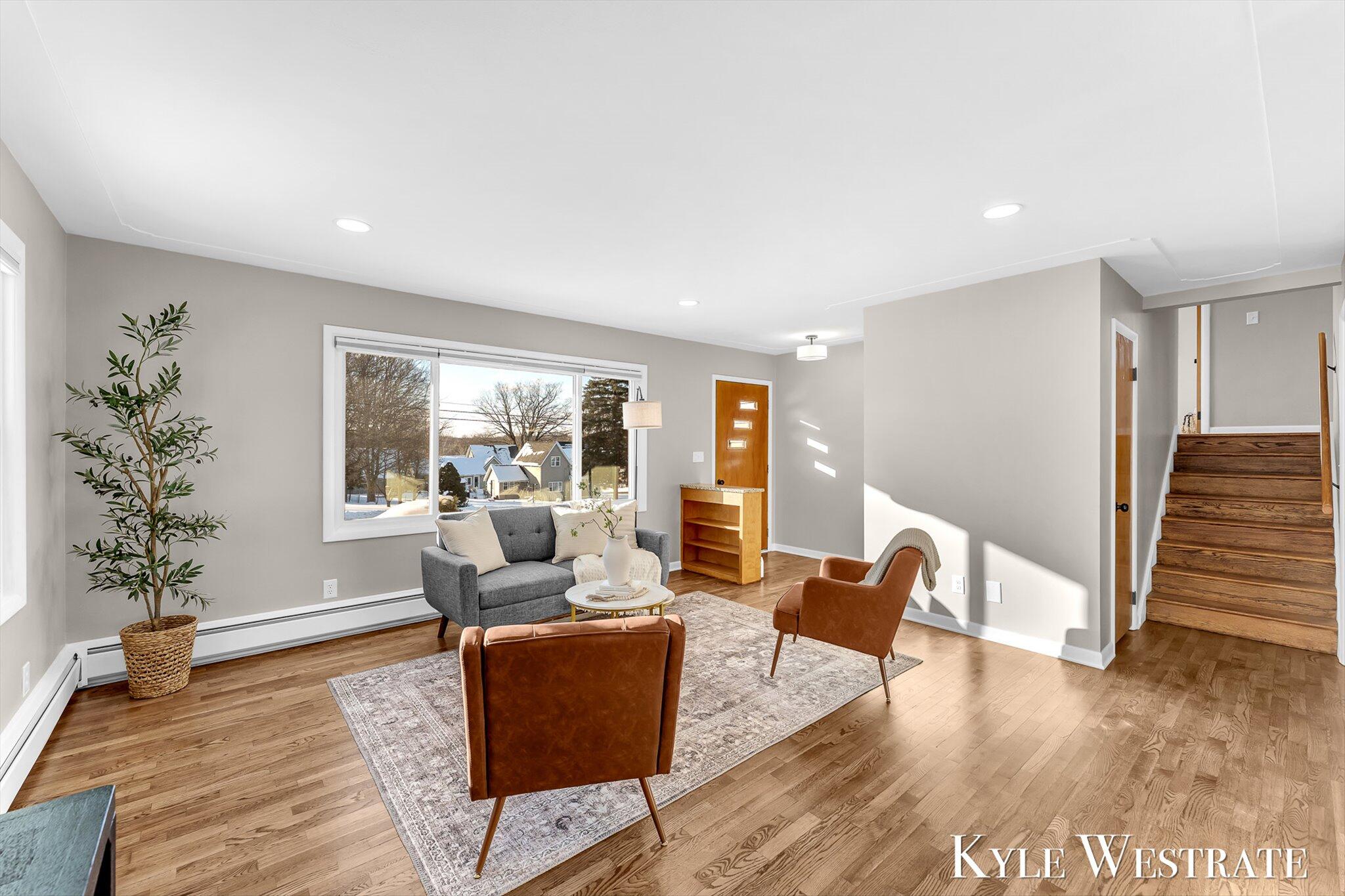 918 South Broas Street Belding, MI 48809 - Photo 4 of 29 09-AIV00330